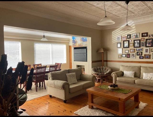 4 BEDROOM HOUSE FOR SALE IN GREYTOWN